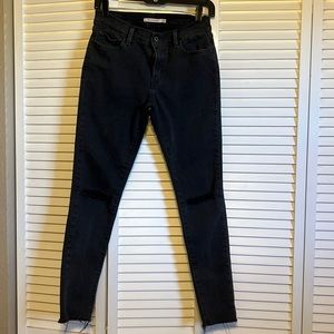 Black washed Levi’s skinny jeans size 29 fits like a size 6/28 very stretchy.